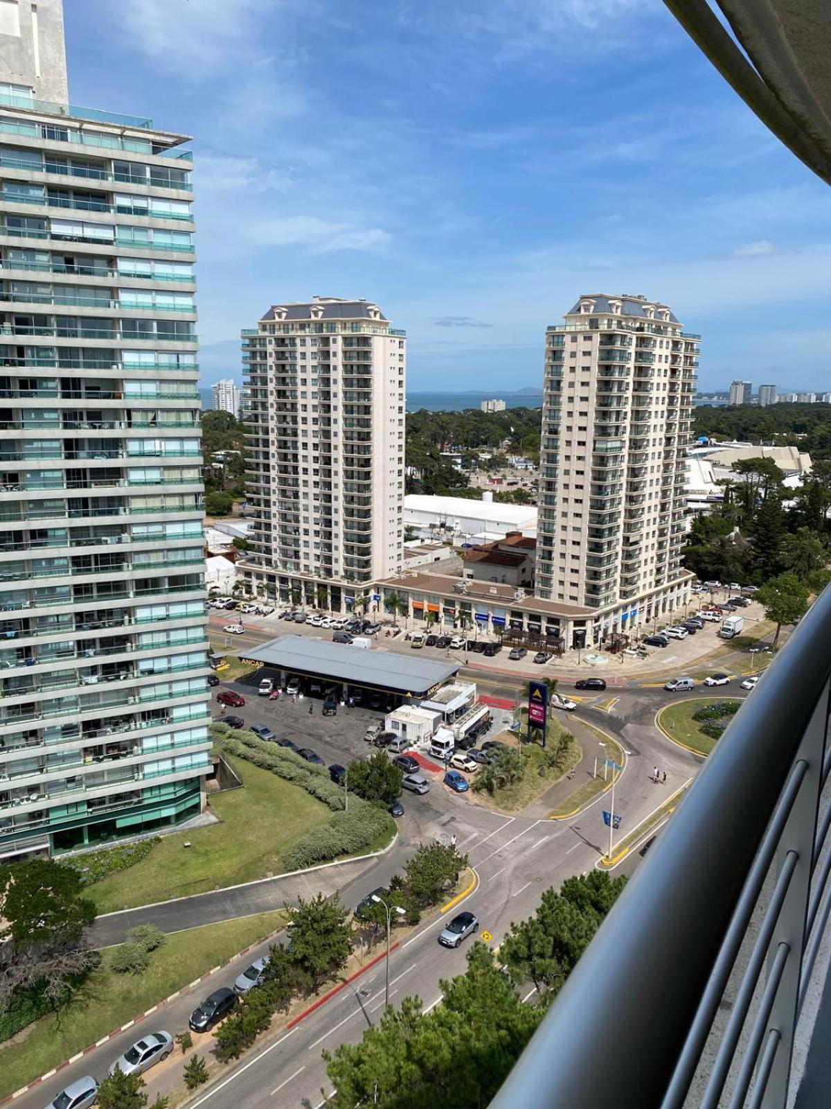 Apartamentos Torre Tressesenta Punta del Este Kültér fotó