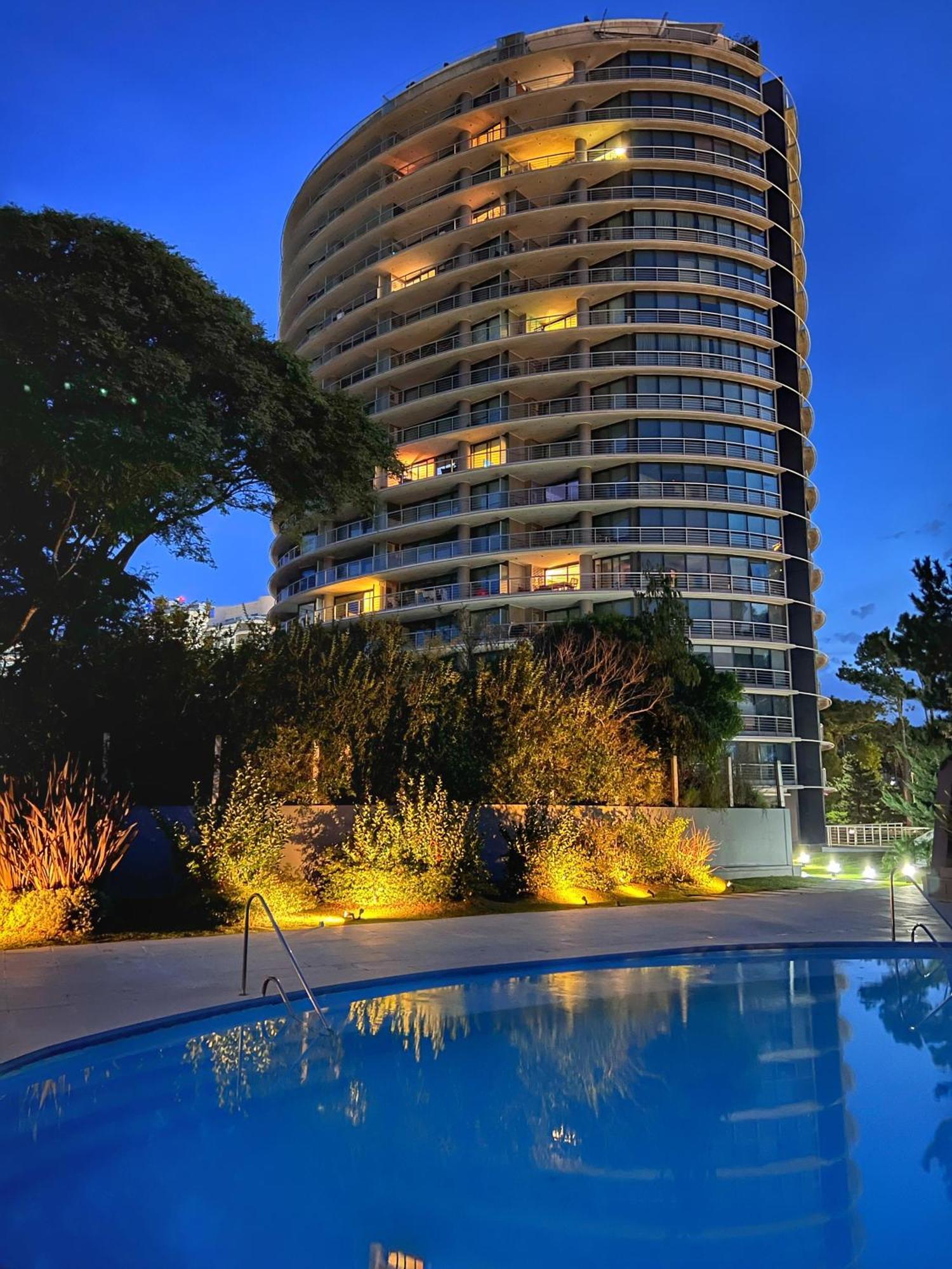 Apartamentos Torre Tressesenta Punta del Este Kültér fotó