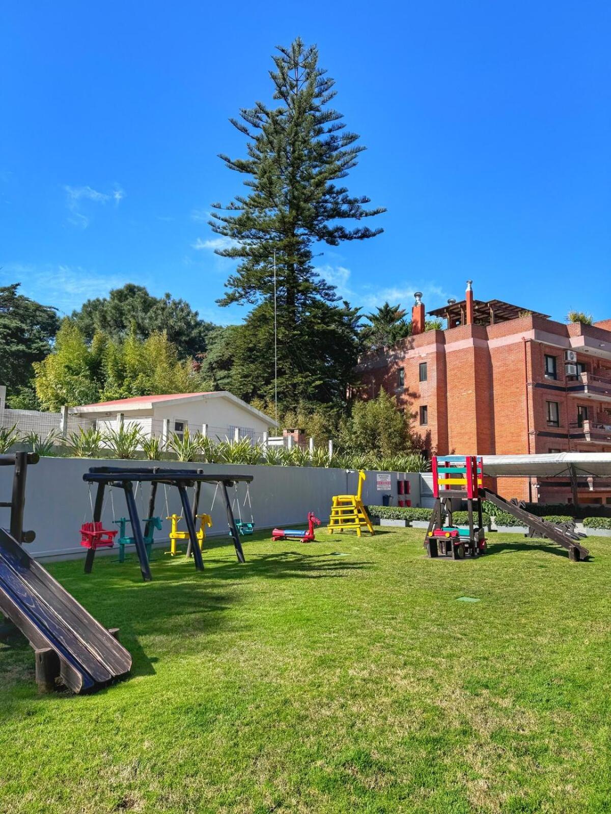 Apartamentos Torre Tressesenta Punta del Este Kültér fotó