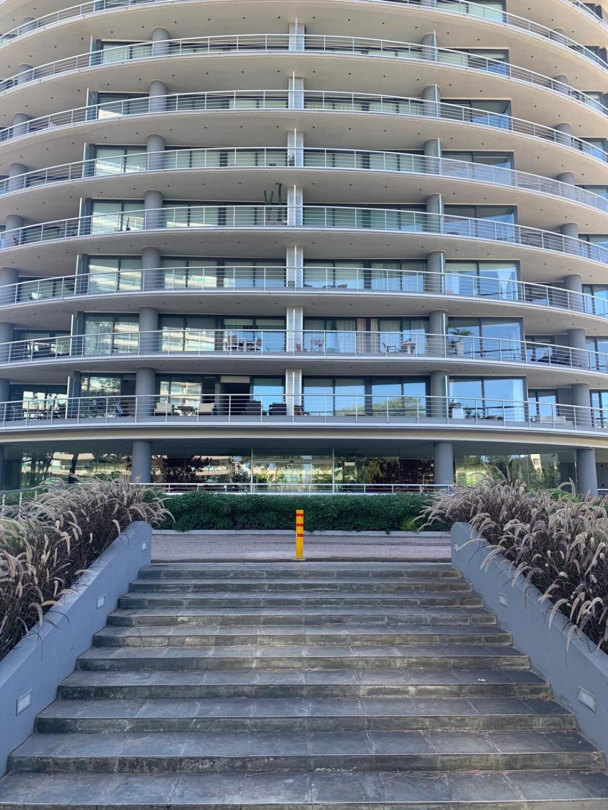 Apartamentos Torre Tressesenta Punta del Este Kültér fotó